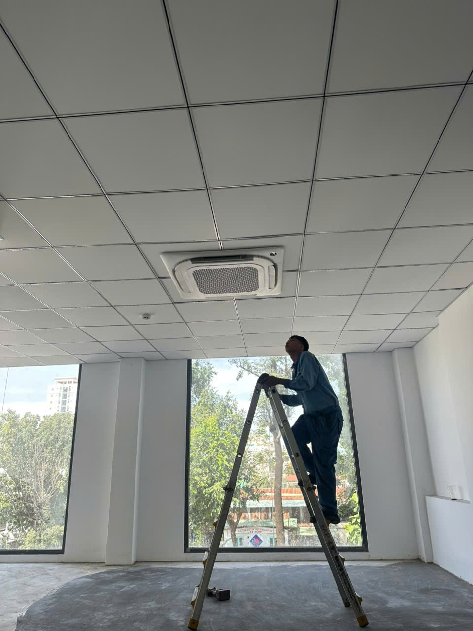 Lắp đặt hệ thông máy lạnh Toà nhà More