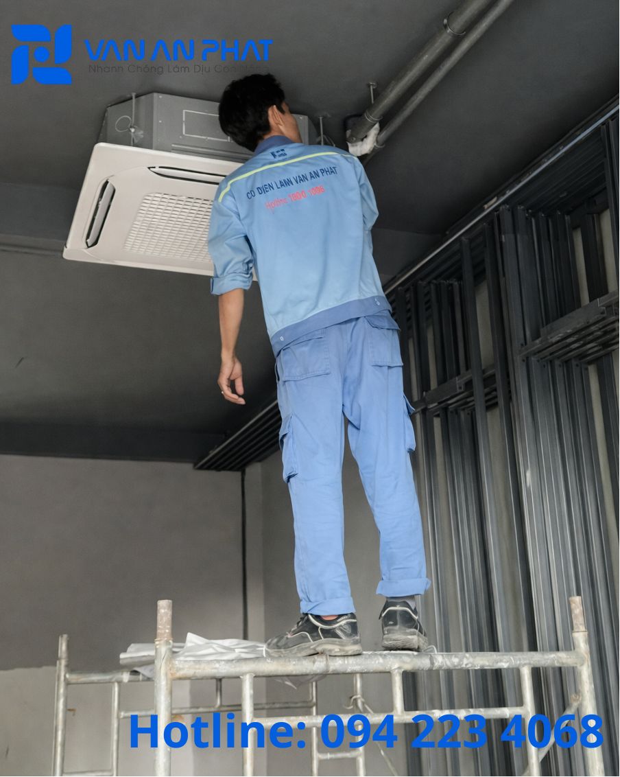 Máy Lanh Âm Trần
